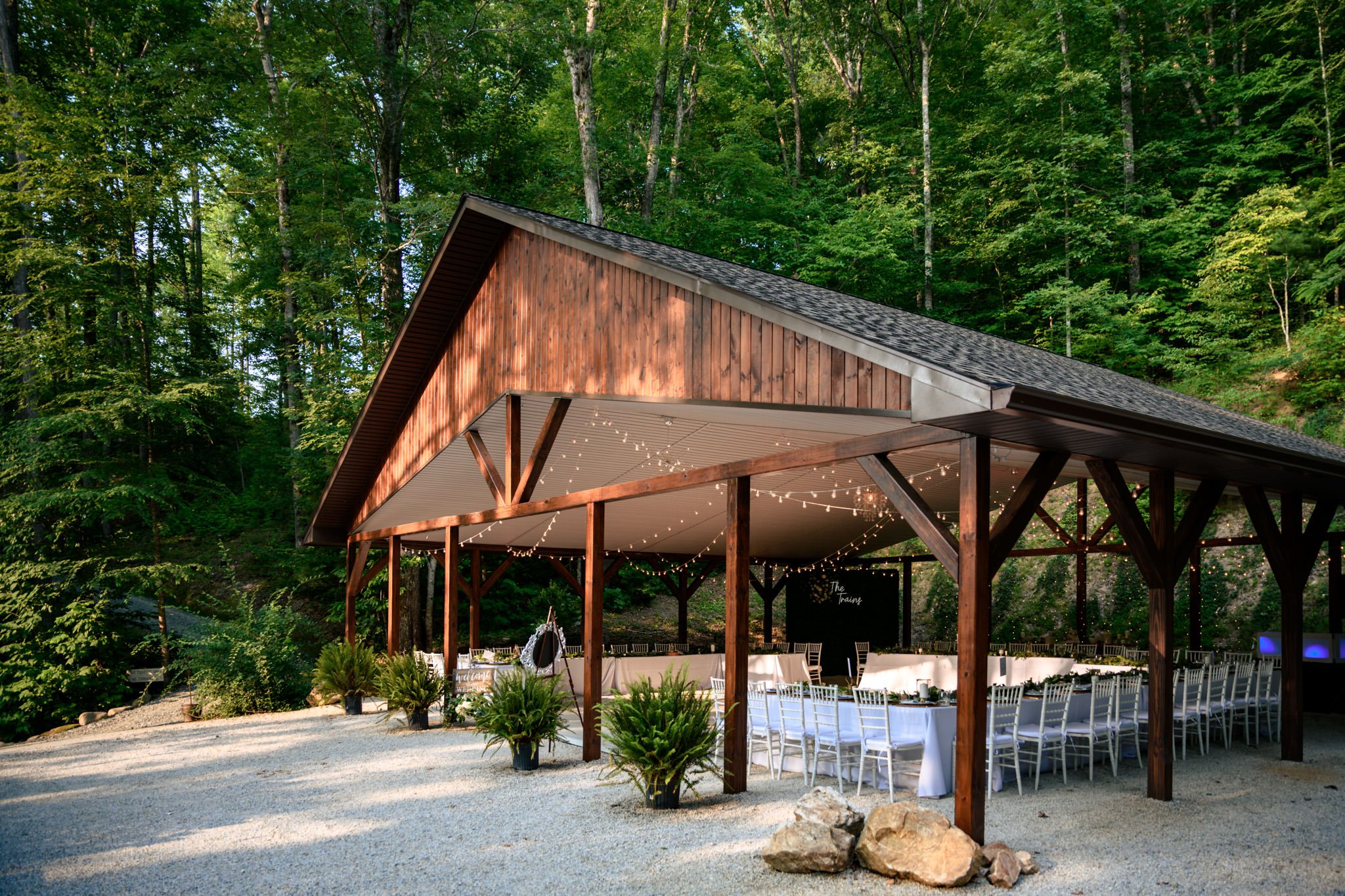 outdoor reception venue at nantahala weddings events