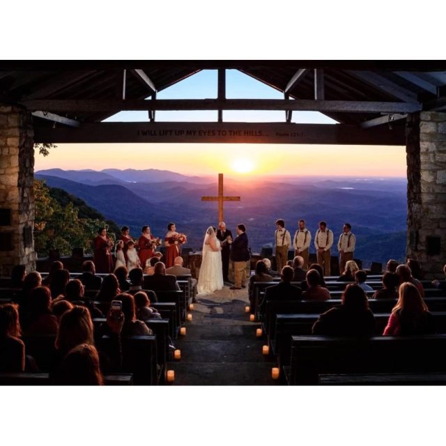 Happiest Anniversary to Leah and Matt! Absolutely stunning of a morning at @ymcaprettyplace 4 years ago!
#ncweddings #mountainwedding #fallweddings