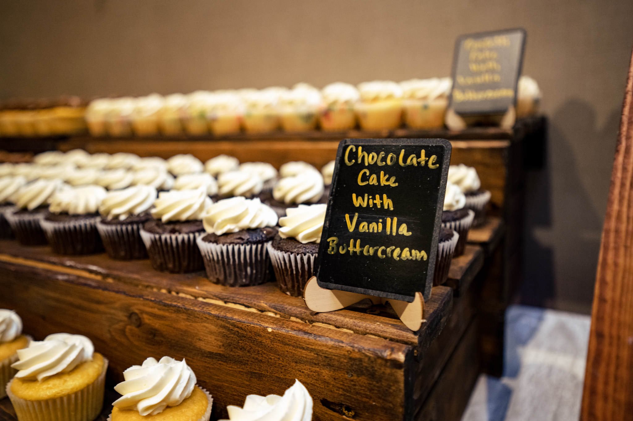 A display of cupcakes at a Raleigh, NC wedding.